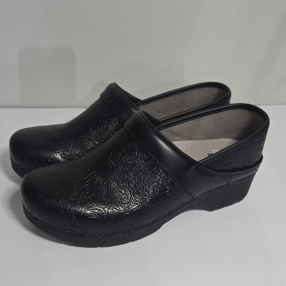 Dansko Lightweight 41/Size 11 Professional Black Tooled  Women's LT Clogs - Picture 4 of 13